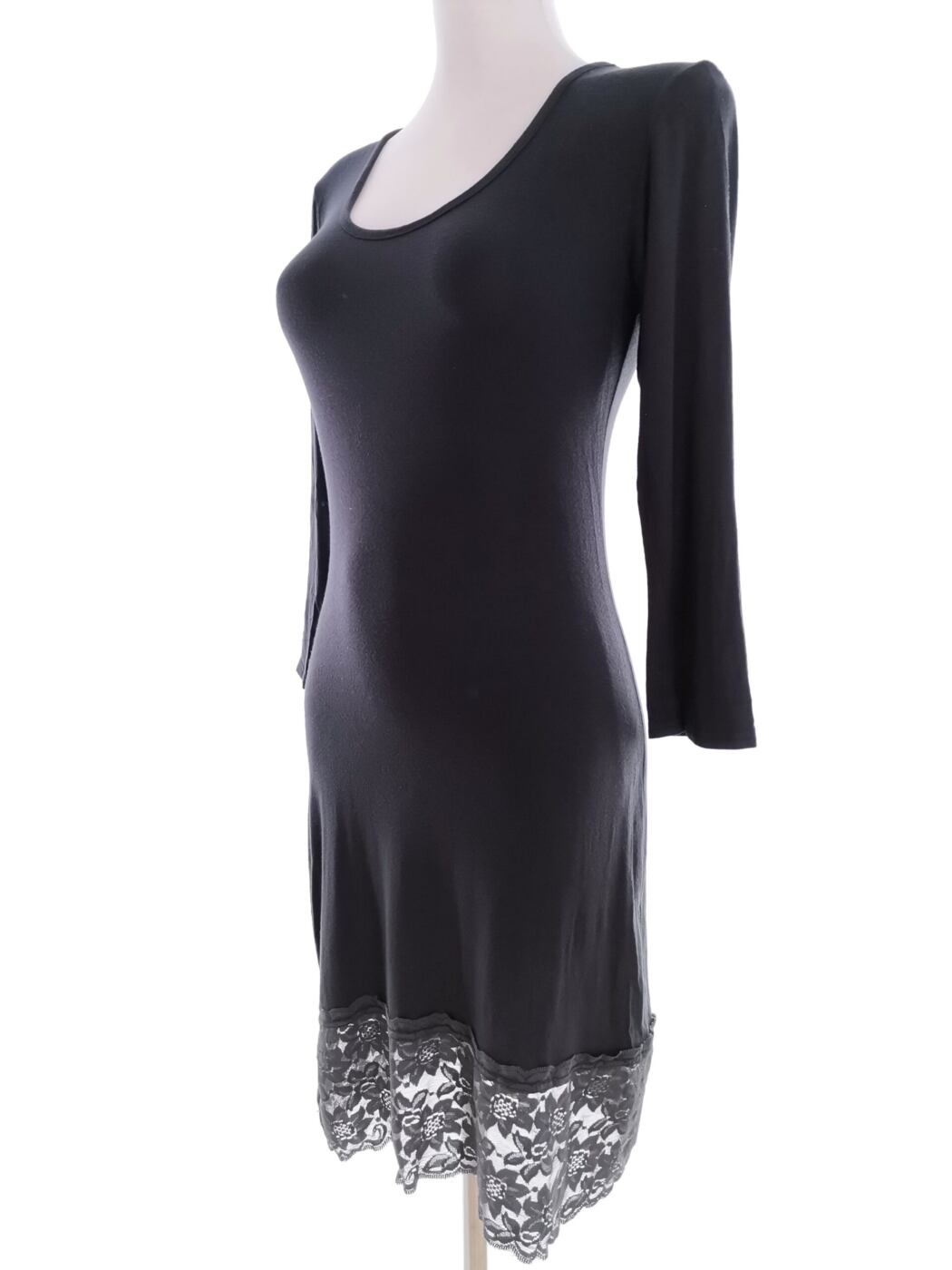 Repeat Rozmiar S Kolor Szary Okrągły dekolt Sukienka Bodycon Rękaw 3/4 Do Kolan Materiał Wiskoza Repeat Rozmiar S Kolor Szary Okrągły dekolt Sukienka Bodycon Rękaw 3/4 Do Kolan Materiał Wiskoza