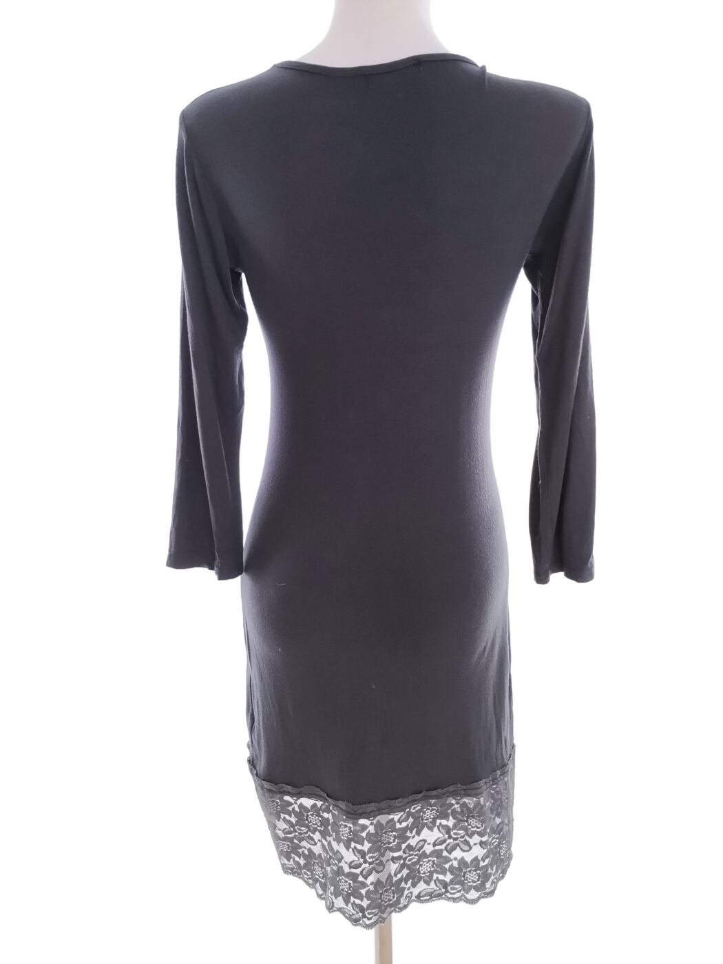 Repeat Rozmiar S Kolor Szary Okrągły dekolt Sukienka Bodycon Rękaw 3/4 Do Kolan Materiał Wiskoza Repeat Rozmiar S Kolor Szary Okrągły dekolt Sukienka Bodycon Rękaw 3/4 Do Kolan Materiał Wiskoza