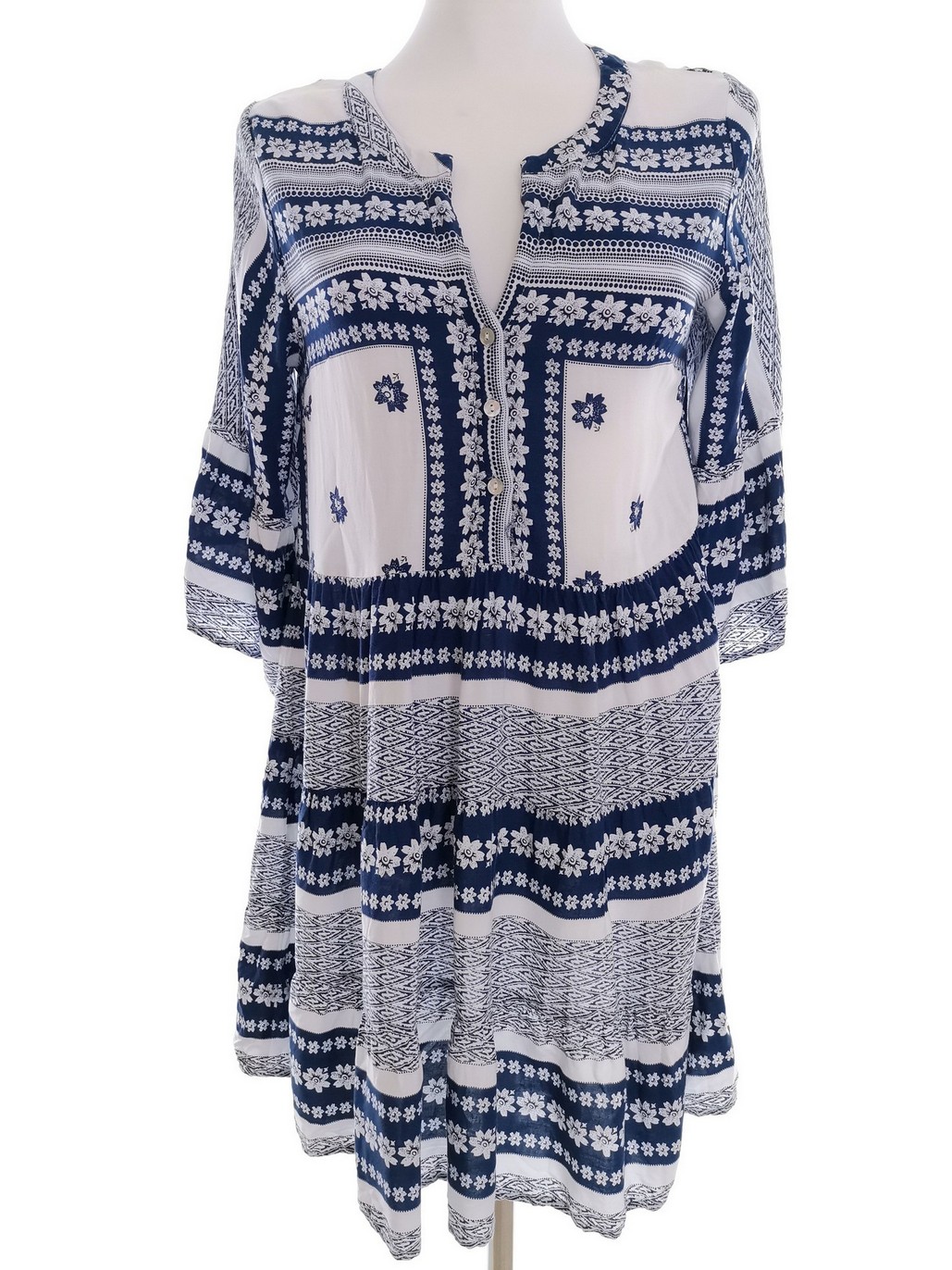 Zavanna Rozmiar 38 Kolor Niebieski W serek Sukienka Sheath Rękaw 3/4 Do Kolan Materiał Wiskoza 100%