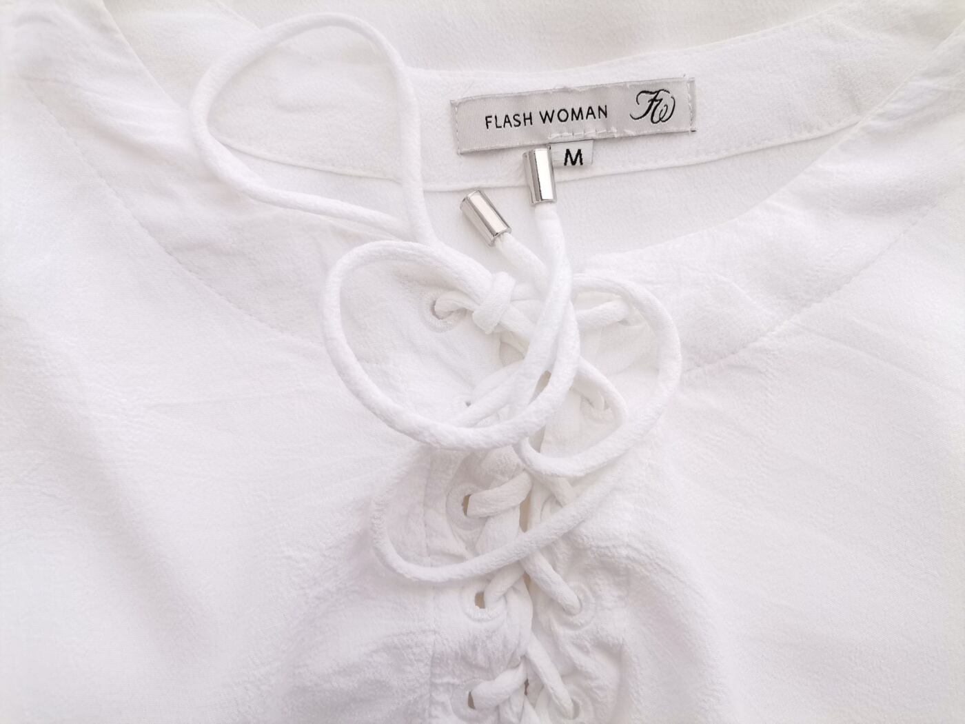 Flash Woman Rozmiar M Kolor Biały Okrągły dekolt Tunika Bluzka Długi rękaw Materiał Wiskoza 100% Flash Woman Rozmiar M Kolor Biały Okrągły dekolt Tunika Bluzka Długi rękaw Materiał Wiskoza 100%