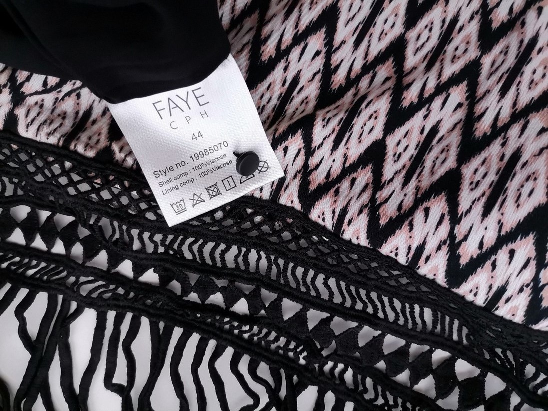 FAYE Rozmiar 44 Kolor Czarny Okrągły dekolt Sukienka Prostokątna Bezrękawnik Midi Materiał Wiskoza 100% FAYE Rozmiar 44 Kolor Czarny Okrągły dekolt Sukienka Prostokątna Bezrękawnik Midi Materiał Wiskoza 100%