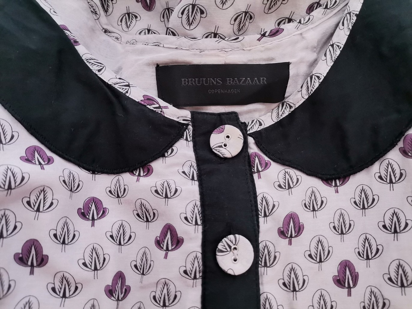 BRUUNS BAZAAR Rozmiar 36 Kolor Fioletowy Okrągły dekolt Sukienka Sheath Krótki rękaw Do Kolan Materiał Bawełna BRUUNS BAZAAR Rozmiar 36 Kolor Fioletowy Okrągły dekolt Sukienka Sheath Krótki rękaw Do Kolan Materiał Bawełna
