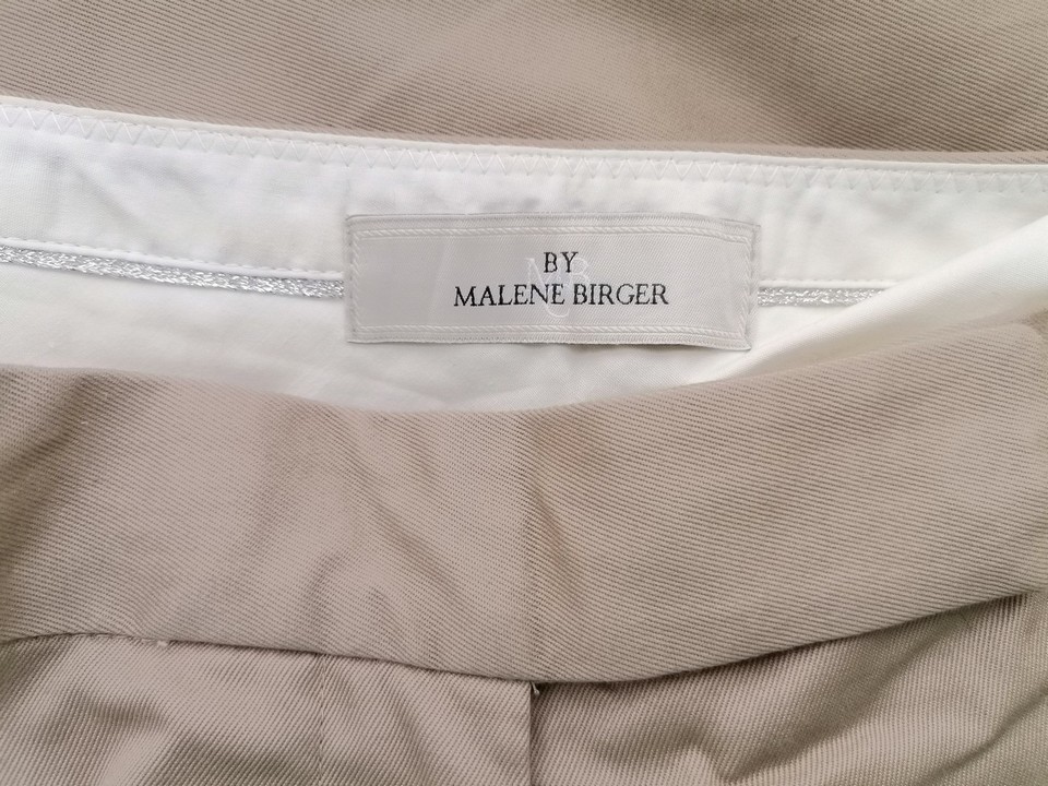 IMG_20210623_151029.jpg BY MALENE BIRGER Rozmiar 40 Kolor Beżowy Spodnie Eleganckie Materiał Bawełna 100%