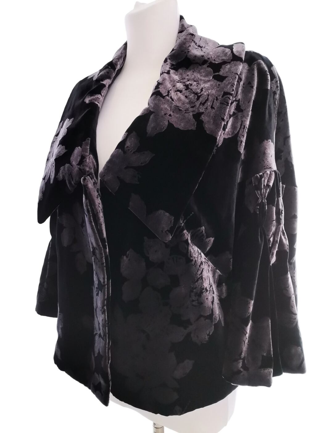 IMG_20210624_135106.jpg Nine West Rozmiar 12 (40) Kolor Czarny Kołnierz Żakiet Wiązany Rękaw 3/4 Materiał Rayon