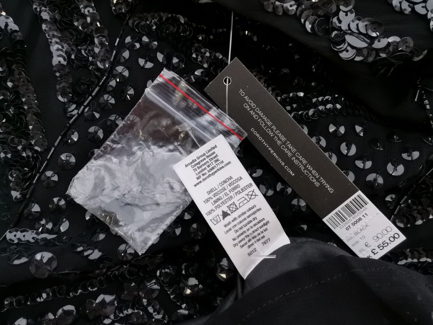 Dorothy perkins Rozmiar 10 (38) Kolor Czarny Okrągły dekolt Sukienka A-Line Bezrękawnik Do Kolan Materiał Wiskoza 100% Dorothy perkins Rozmiar 10 (38) Kolor Czarny Okrągły dekolt Sukienka A-Line Bezrękawnik Do Kolan Materiał Wiskoza 100%