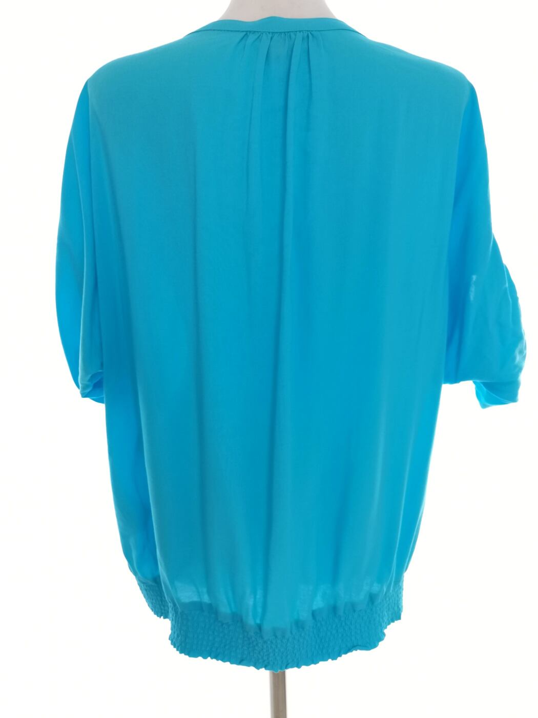 IMG_20210629_133217.jpg Zavanna Rozmiar 42 Kolor Niebieski Split Crew Neck Bluzka Zapinana Rękaw 3/4 Materiał Wiskoza 100%