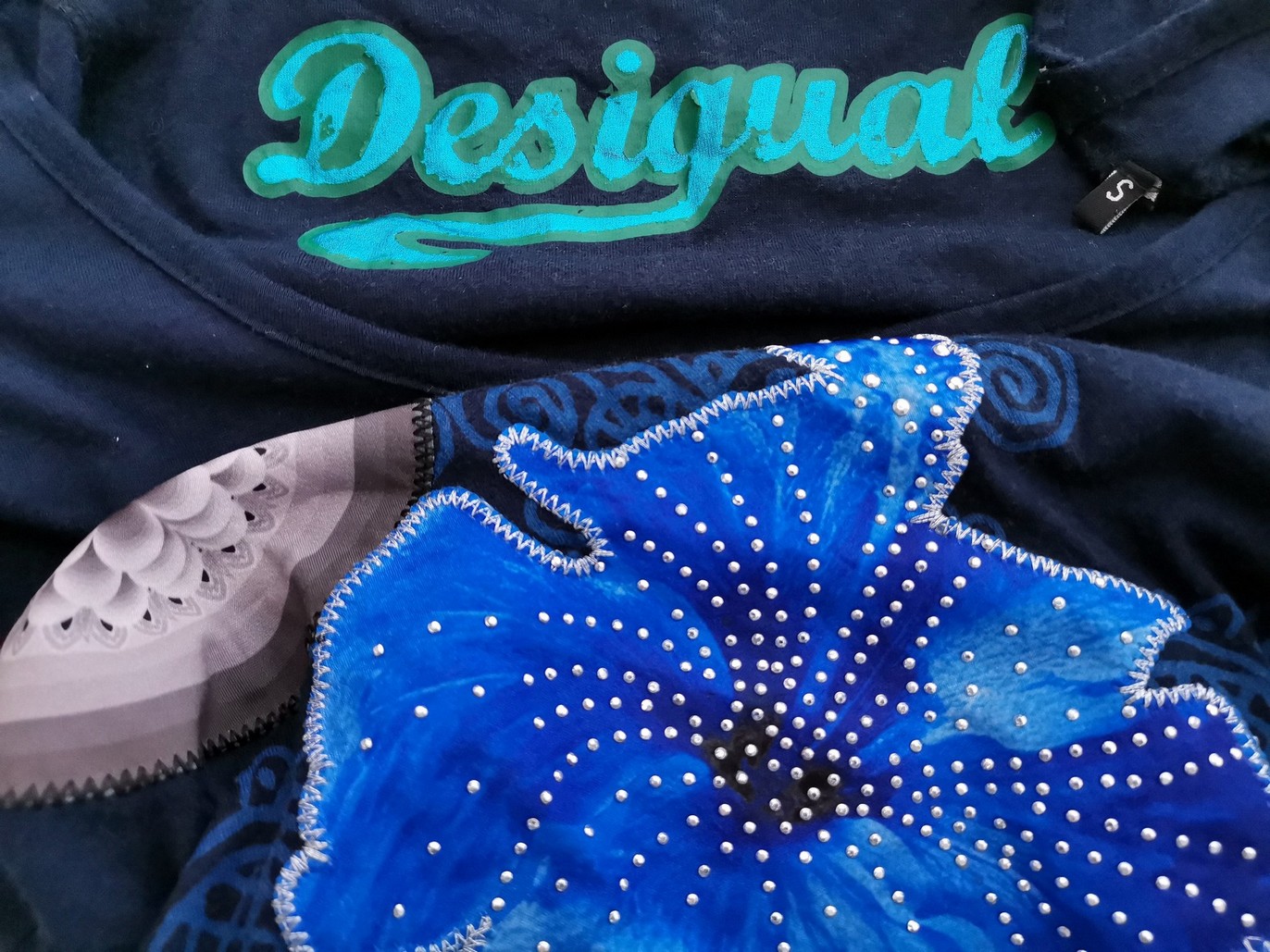 DESIGUAL Rozmiar S Kolor Granatowy Dekolt U Tunika Bluzka Krótki rękaw Materiał Wiskoza