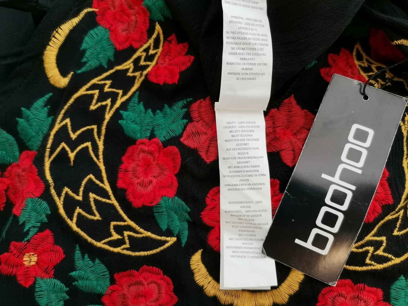 Boohoo Rozmiar 6 (34) Kolor Czarny Kwadratowy dekolt Sukienka A-Line Bezrękawnik Do Kolan Materiał Wiskoza 100% Boohoo Rozmiar 6 (34) Kolor Czarny Kwadratowy dekolt Sukienka A-Line Bezrękawnik Do Kolan Materiał Wiskoza 100%