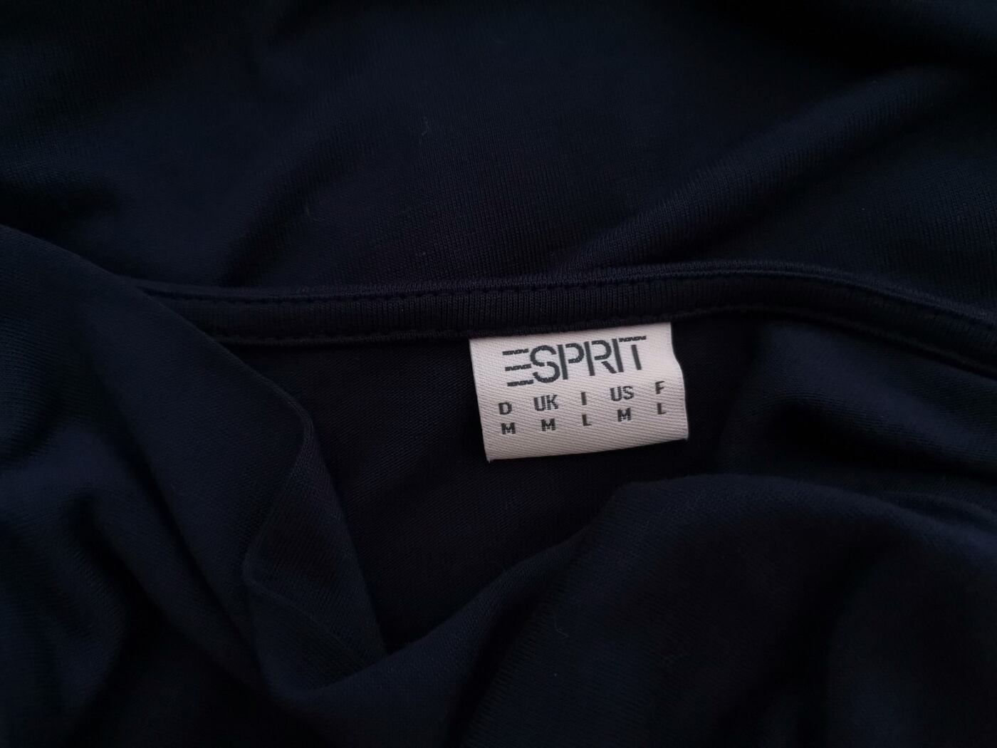 Esprit Rozmiar M Kolor Granatowy W serek Sukienka Sheath Krótki rękaw Do Kolan Materiał Wiskoza 100% Esprit Rozmiar M Kolor Granatowy W serek Sukienka Sheath Krótki rękaw Do Kolan Materiał Wiskoza 100%
