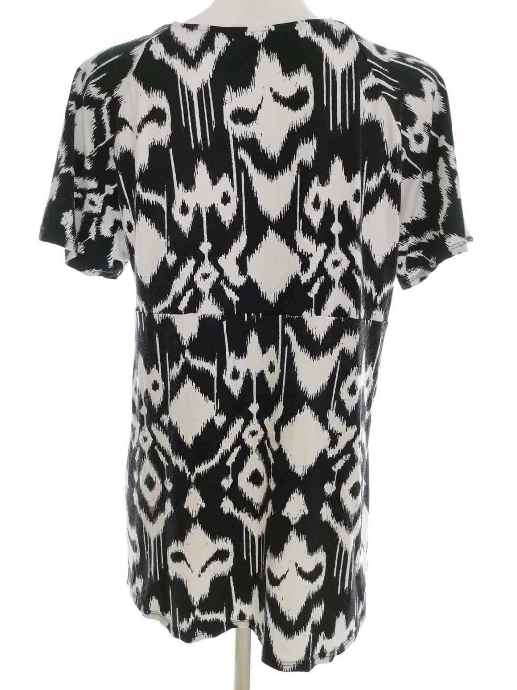 IMG_20210708_105759.jpg Dorothy perkins Rozmiar 18 (46) Kolor Czarny Panterka Okrągły dekolt Bluzka Krótki rękaw Materiał Wiskoza