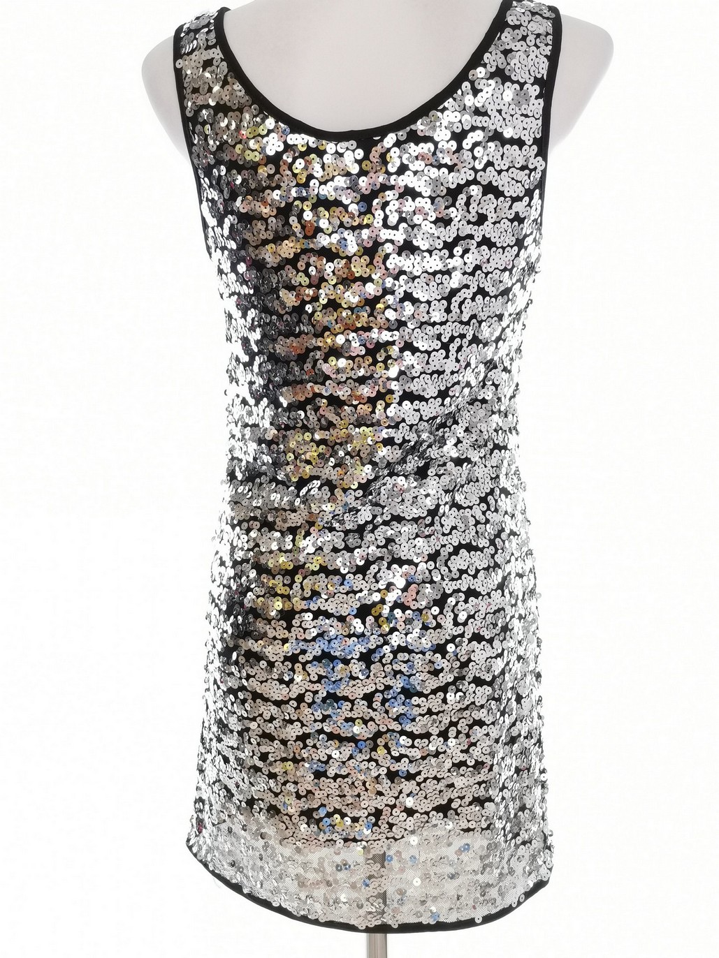 Romeo Juliet Couture Rozmiar M Kolor Czarny Okrągły dekolt Sukienka Bodycon Bezrękawnik Do Kolan Romeo Juliet Couture Rozmiar M Kolor Czarny Okrągły dekolt Sukienka Bodycon Bezrękawnik Do Kolan