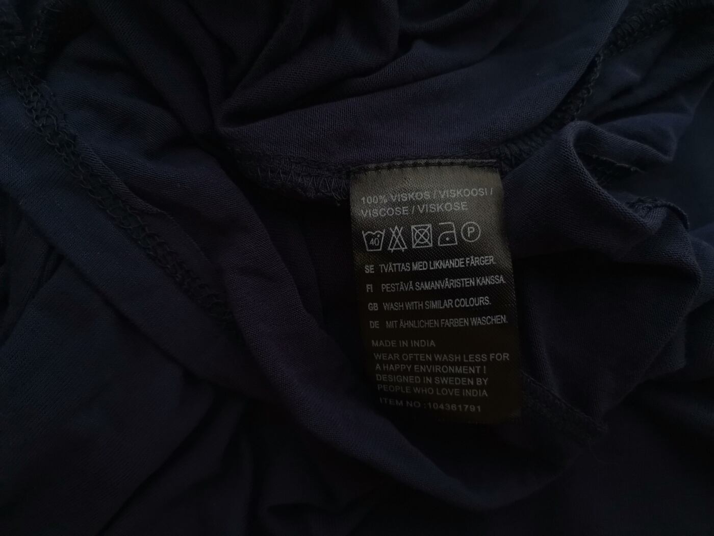 Indiska Rozmiar S Kolor Granatowy W serek Sukienka Ołówkowa Rękaw 3/4 Midi Materiał Wiskoza 100%