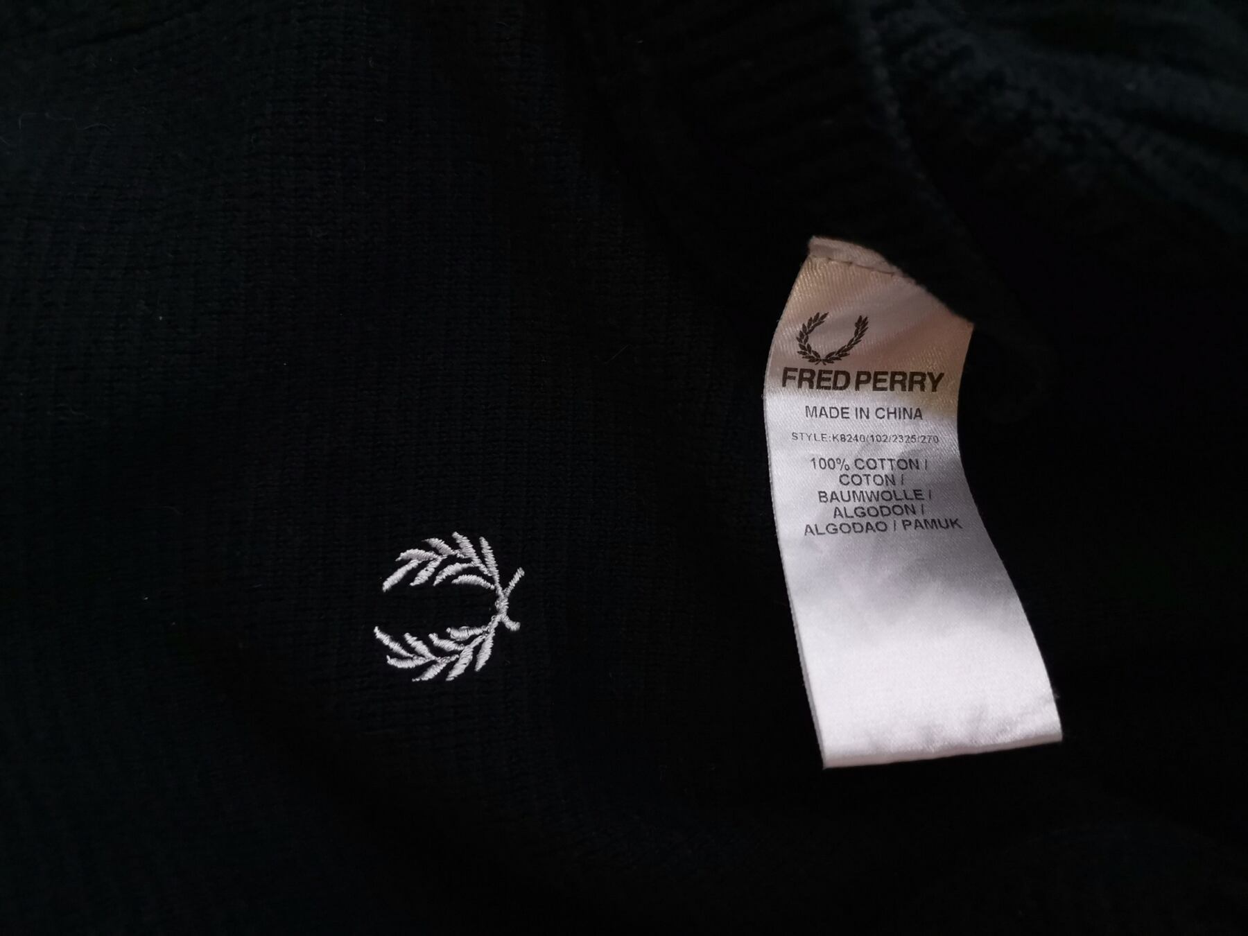IMG_20210714_143834.jpg Fred Perry Rozmiar S Kolor Czarny Męski Sweter Rozpinany Długi rękaw Materiał Bawełna 100%