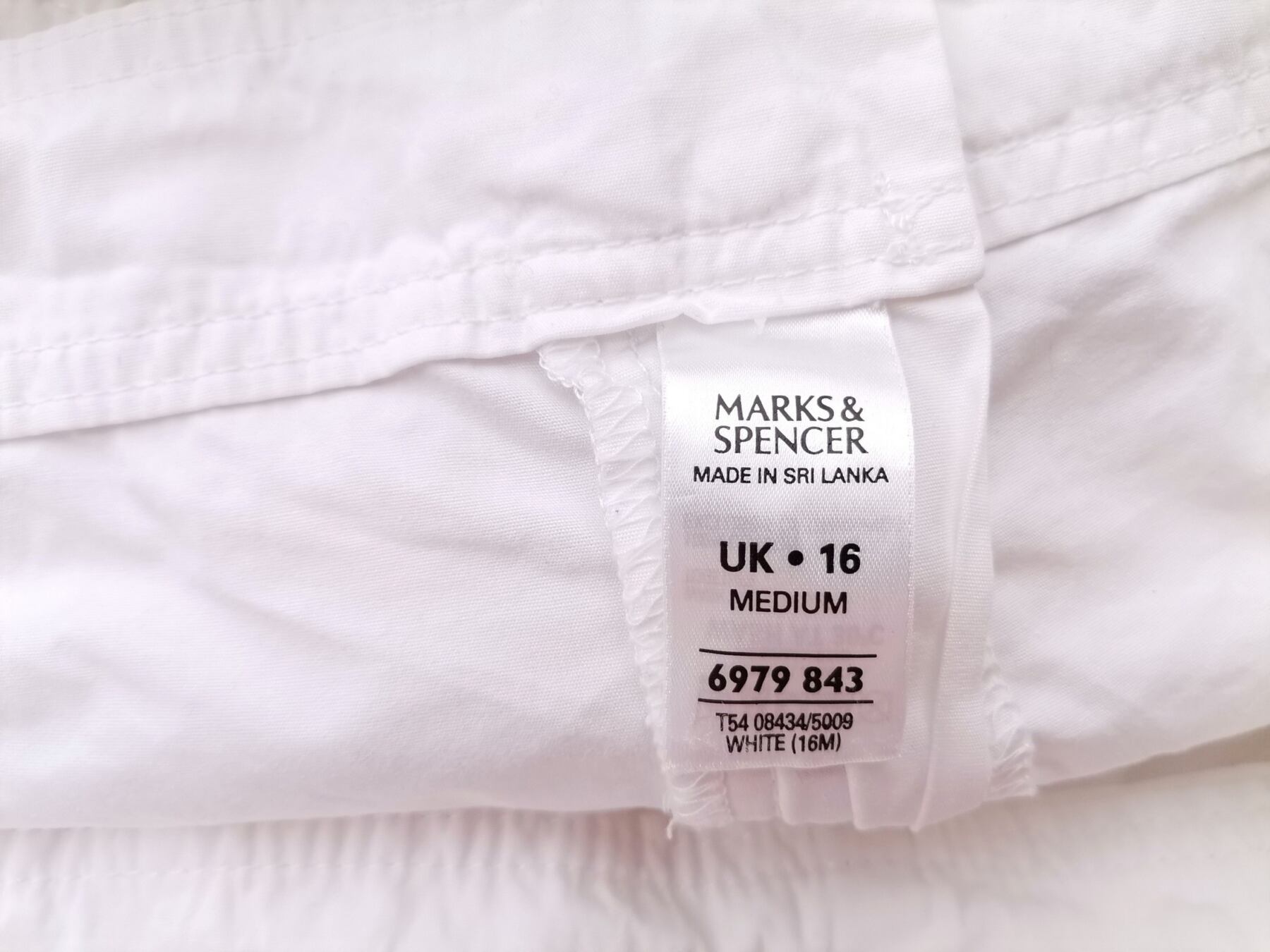 IMG_20210719_124926.jpg Marks&spencer Rozmiar 16 (44) Kolor Biały Spodnie Casual Materiał Bawełna 100%