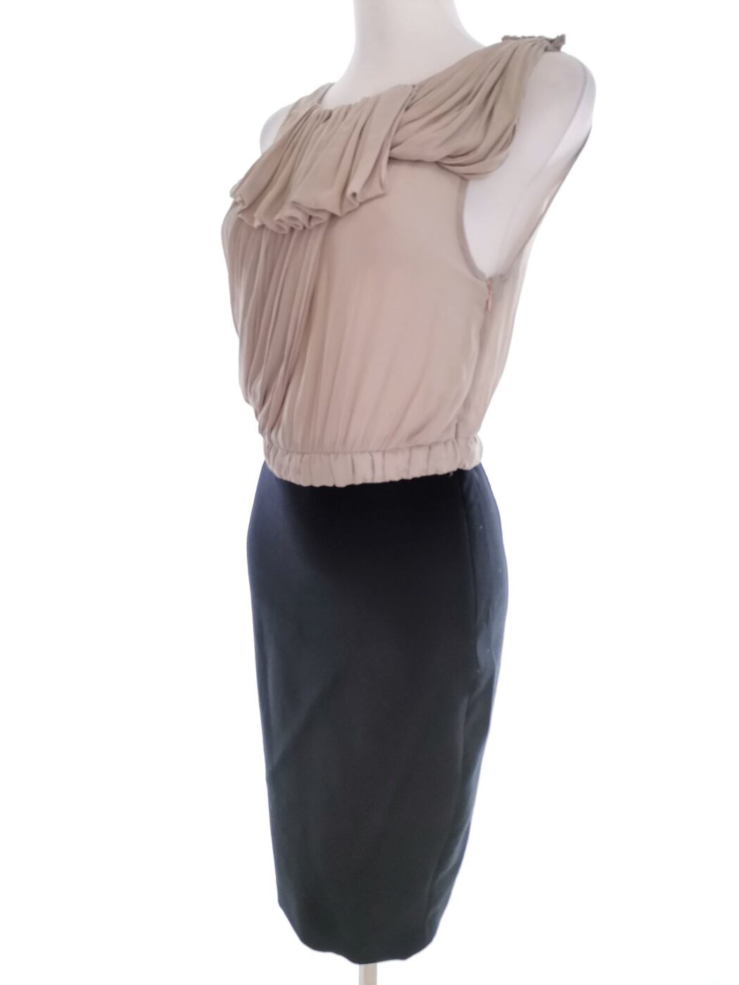 Zara Rozmiar XS Kolor Beżowy Okrągły dekolt Sukienka Ołówkowa Bezrękawnik Midi Zara Rozmiar XS Kolor Beżowy Okrągły dekolt Sukienka Ołówkowa Bezrękawnik Midi