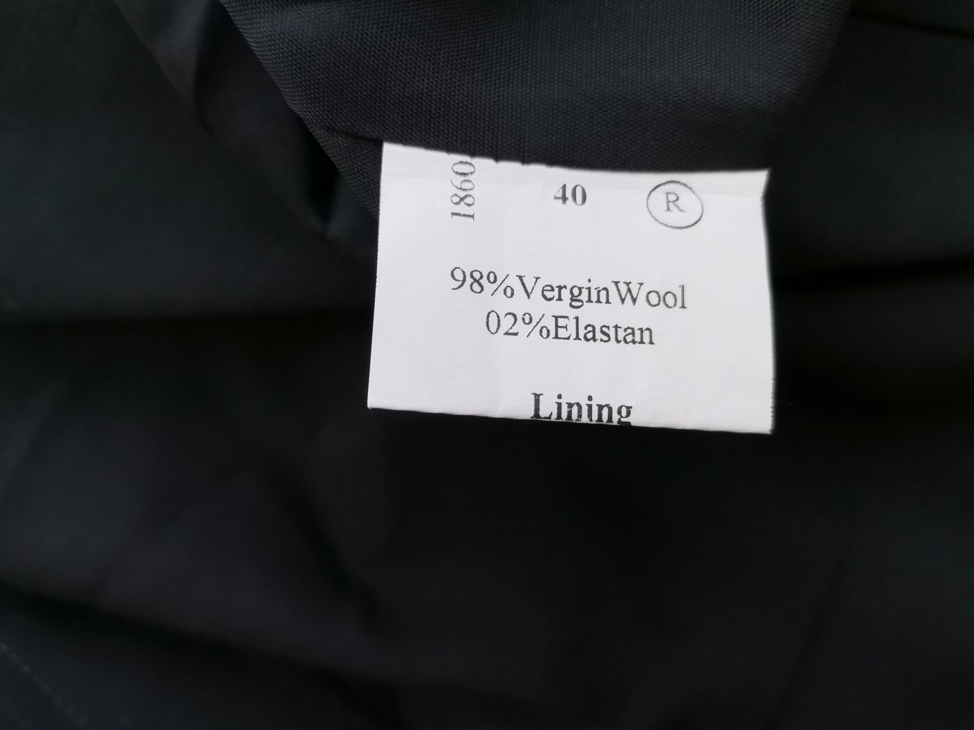 Tricot Rozmiar 40 Kolor Czarny Odkryte Ramiona Sukienka Ołówkowa Bezrękawnik Do Kolan Materiał Wełna Jagnięca Tricot Rozmiar 40 Kolor Czarny Odkryte Ramiona Sukienka Ołówkowa Bezrękawnik Do Kolan Materiał Wełna Jagnięca