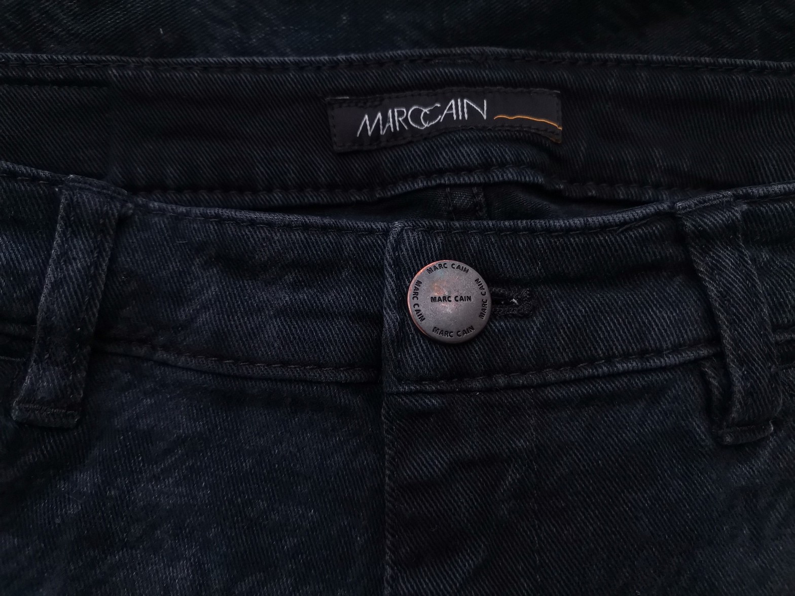 IMG_20210721_133215.jpg Marc Cain Rozmiar 38/40 Kolor Granatowy Spodnie Casual