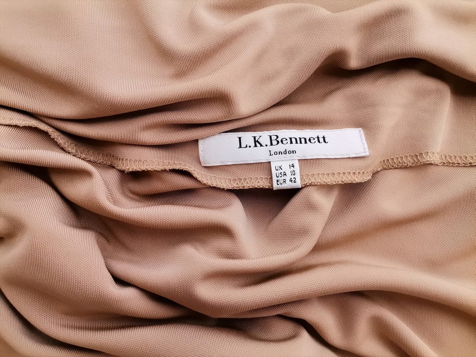 L.K. BENNETT Rozmiar 14 (42) Kolor Beżowy Okrągły dekolt Sukienka Ołówkowa Bezrękawnik Midi Materiał Wiskoza 100% L.K. BENNETT Rozmiar 14 (42) Kolor Beżowy Okrągły dekolt Sukienka Ołówkowa Bezrękawnik Midi Materiał Wiskoza 100%