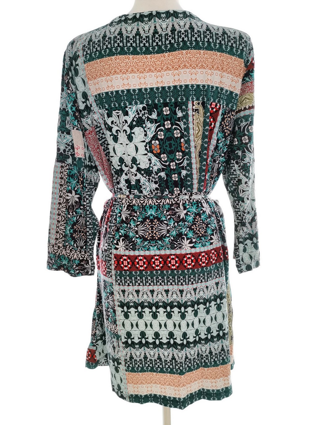 Rosebud Rozmiar XL Kolor Zielony W serek Sukienka Sheath Rękaw 3/4 Do Kolan Materiał Wiskoza Rosebud Rozmiar XL Kolor Zielony W serek Sukienka Sheath Rękaw 3/4 Do Kolan Materiał Wiskoza