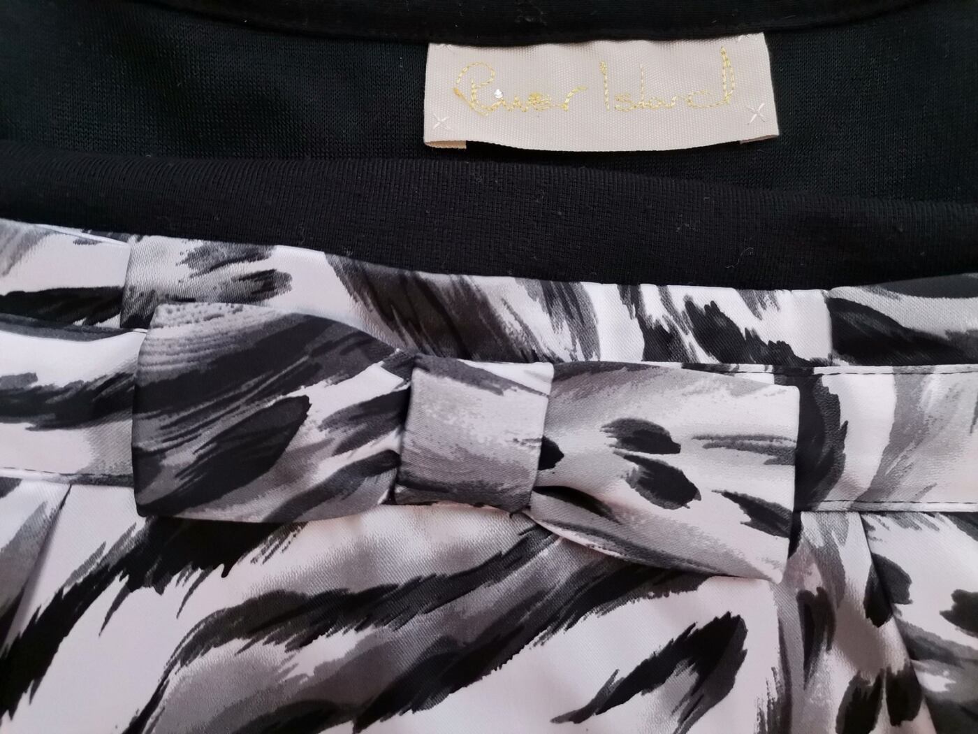 River island Rozmiar 12 (38) Kolor Czarny Okrągły dekolt Sukienka Ołówkowa Krótki rękaw Midi