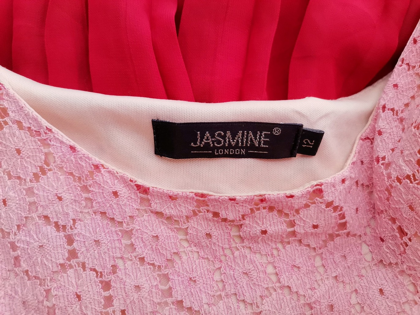 Jasmine Rozmiar 12 (40) Kolor Fuksja Okrągły dekolt Sukienka Sheath Bezrękawnik Do Kolan Materiał Bawełna 100% Jasmine Rozmiar 12 (40) Kolor Fuksja Okrągły dekolt Sukienka Sheath Bezrękawnik Do Kolan Materiał Bawełna 100%