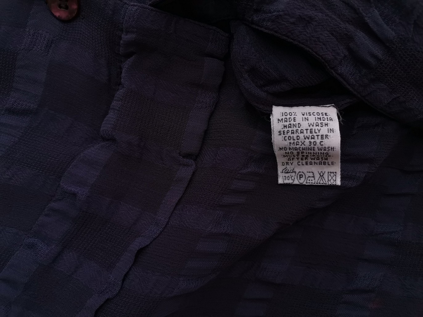 The Masai Rozmiar M Kolor Granatowy Krata W serek Tunika Zapinana Bluzka Rękaw 3/4 Materiał Wiskoza 100% The Masai Rozmiar M Kolor Granatowy Krata W serek Tunika Zapinana Bluzka Rękaw 3/4 Materiał Wiskoza 100%