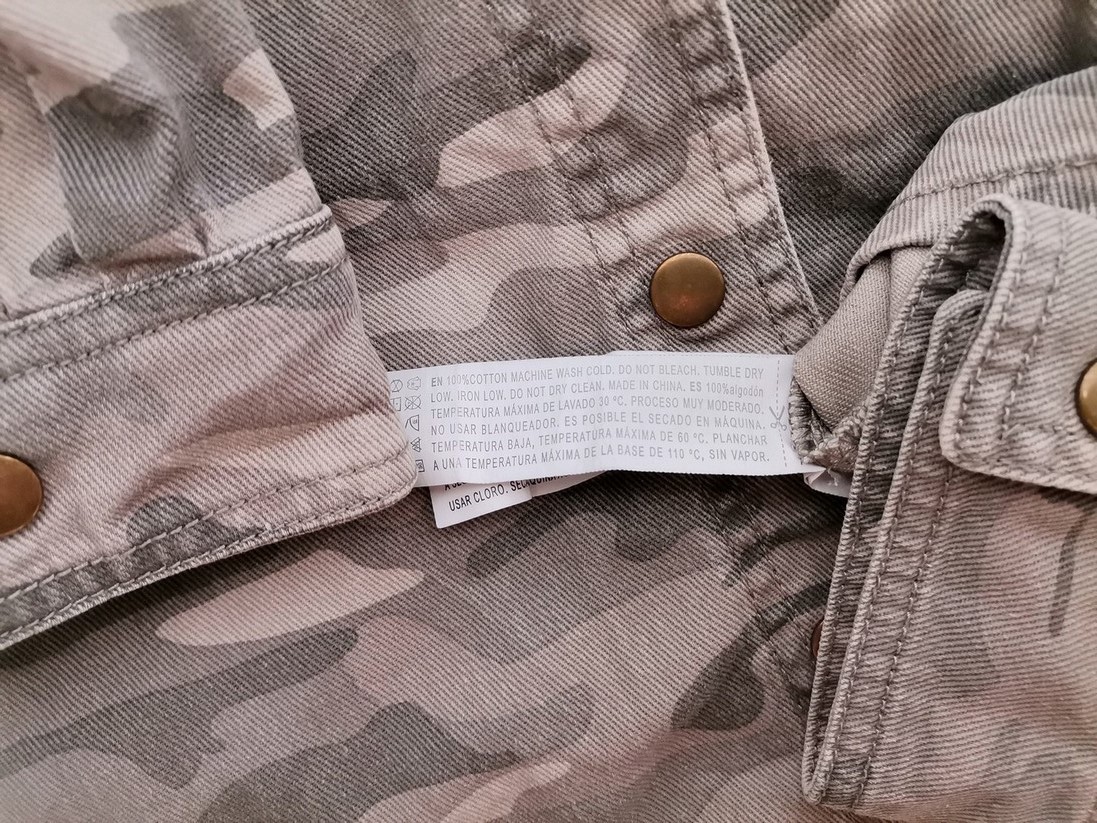 Forever 21 Rozmiar XL Kolor Khaki Kamuflaż Kołnierz Tunika Zapinana Bluzka Długi rękaw Materiał Bawełna 100% Forever 21 Rozmiar XL Kolor Khaki Kamuflaż Kołnierz Tunika Zapinana Bluzka Długi rękaw Materiał Bawełna 100%