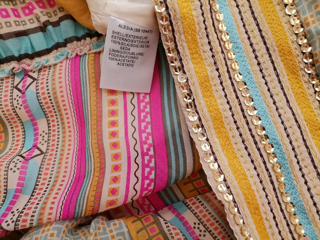 DERHY Rozmiar M Kolor Niebieski W serek Sukienka Sheath Krótki rękaw Midi Materiał Jedwab 100% DERHY Rozmiar M Kolor Niebieski W serek Sukienka Sheath Krótki rękaw Midi Materiał Jedwab 100%