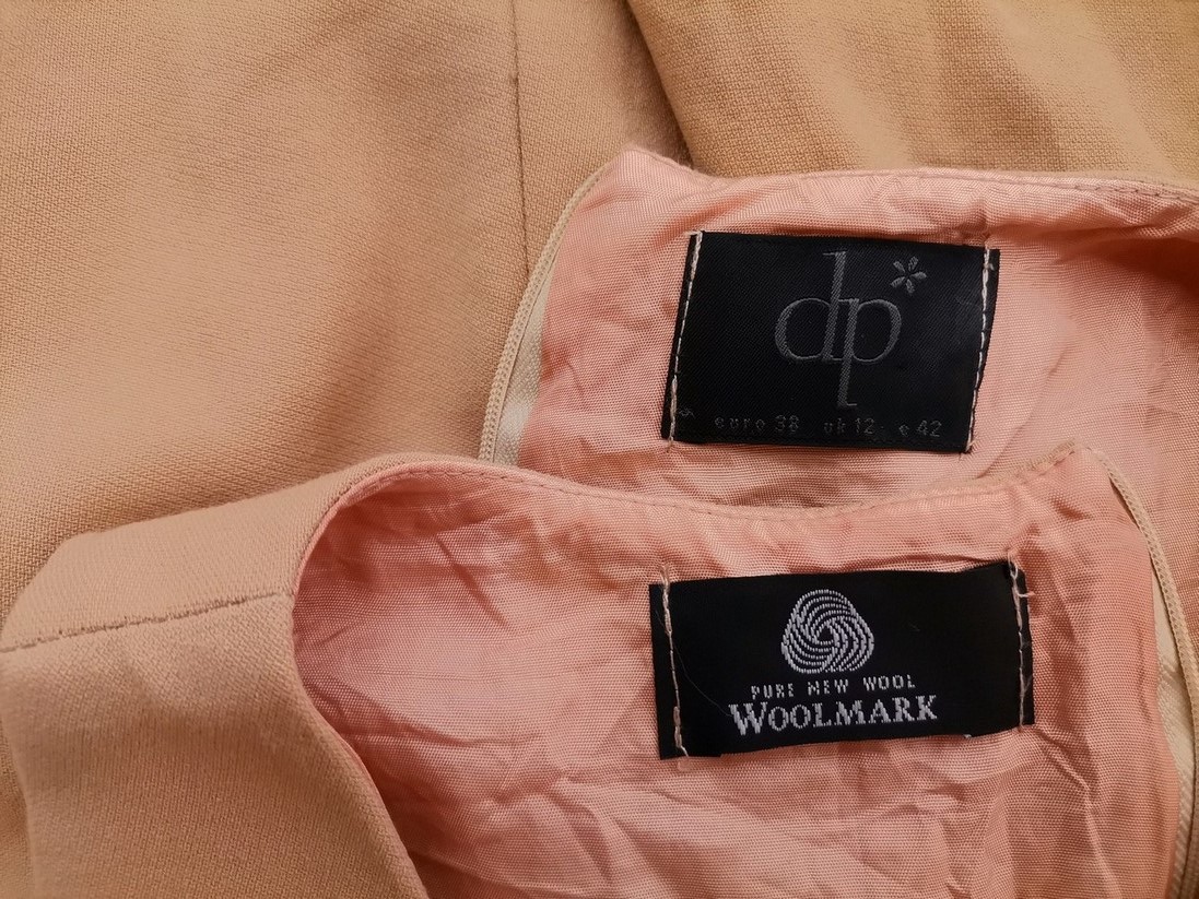 Dorothy perkins Rozmiar 12 (38) Kolor Beżowy Okrągły dekolt Sukienka Prostokątna Bezrękawnik Do Kolan Materiał Wełna Jagnięca 100% Dorothy perkins Rozmiar 12 (38) Kolor Beżowy Okrągły dekolt Sukienka Prostokątna Bezrękawnik Do Kolan Materiał Wełna Jagnięca 100%