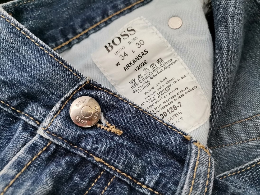 IMG_20210803_114254.jpg Hugo Boss Rozmiar W34 L30 Kolor Niebieski Materiał Bawełna 100%