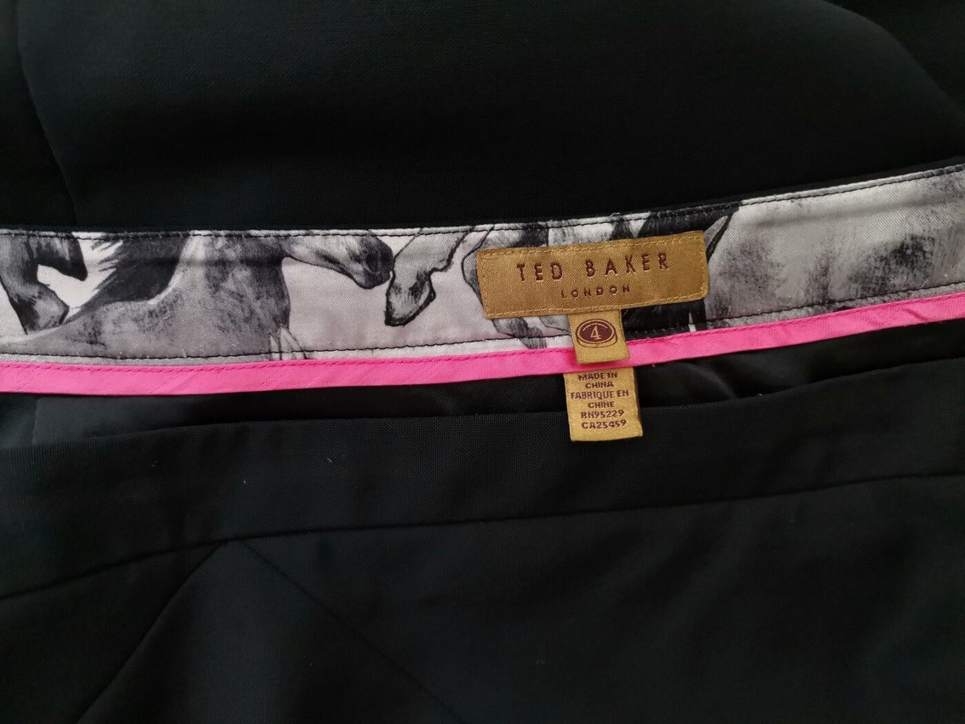 IMG_20210803_125552.jpg Ted Baker Rozmiar 4 (42) Kolor Czarny Spódnica Prosta i Ołówkowa Midi Materiał Wełna