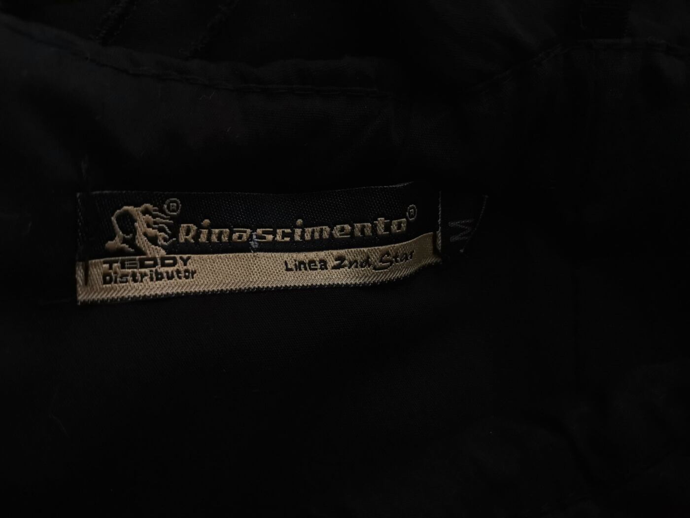 Rinascimento Rozmiar M Kolor Czarny Kwadratowy dekolt Tunika Bluzka Bezrękawnik Materiał Bawełna