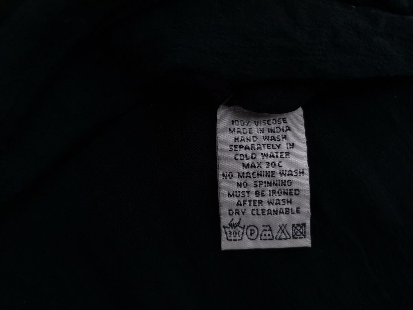 The Masai Rozmiar M Kolor Czarny Okrągły dekolt Tunika Bluzka Bezrękawnik Materiał Wiskoza 100% The Masai Rozmiar M Kolor Czarny Okrągły dekolt Tunika Bluzka Bezrękawnik Materiał Wiskoza 100%