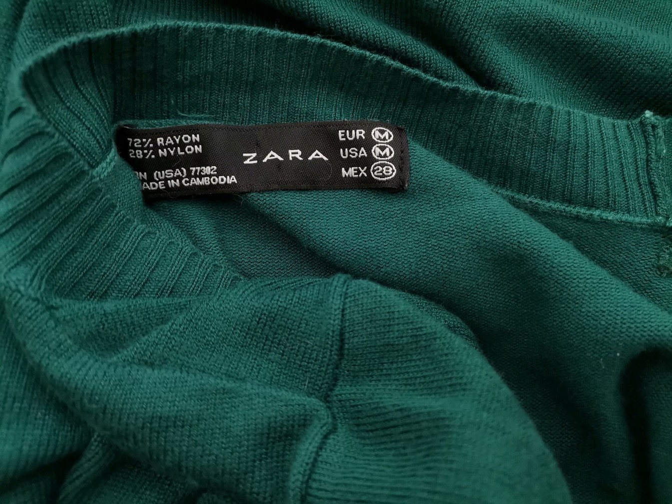 IMG_20210806_124217.jpg Zara Rozmiar M Kolor Szmaragdowy W serek Sweter Długi rękaw Materiał Rayon