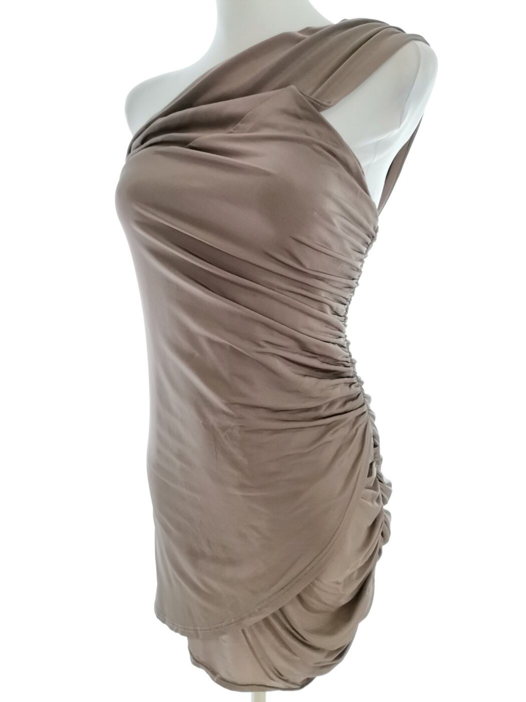 ASOS Rozmiar 10 (38) Kolor Beżowy Na Jedno Ramię Sukienka Bodycon Bezrękawnik Do Kolan Materiał Wiskoza ASOS Rozmiar 10 (38) Kolor Beżowy Na Jedno Ramię Sukienka Bodycon Bezrękawnik Do Kolan Materiał Wiskoza