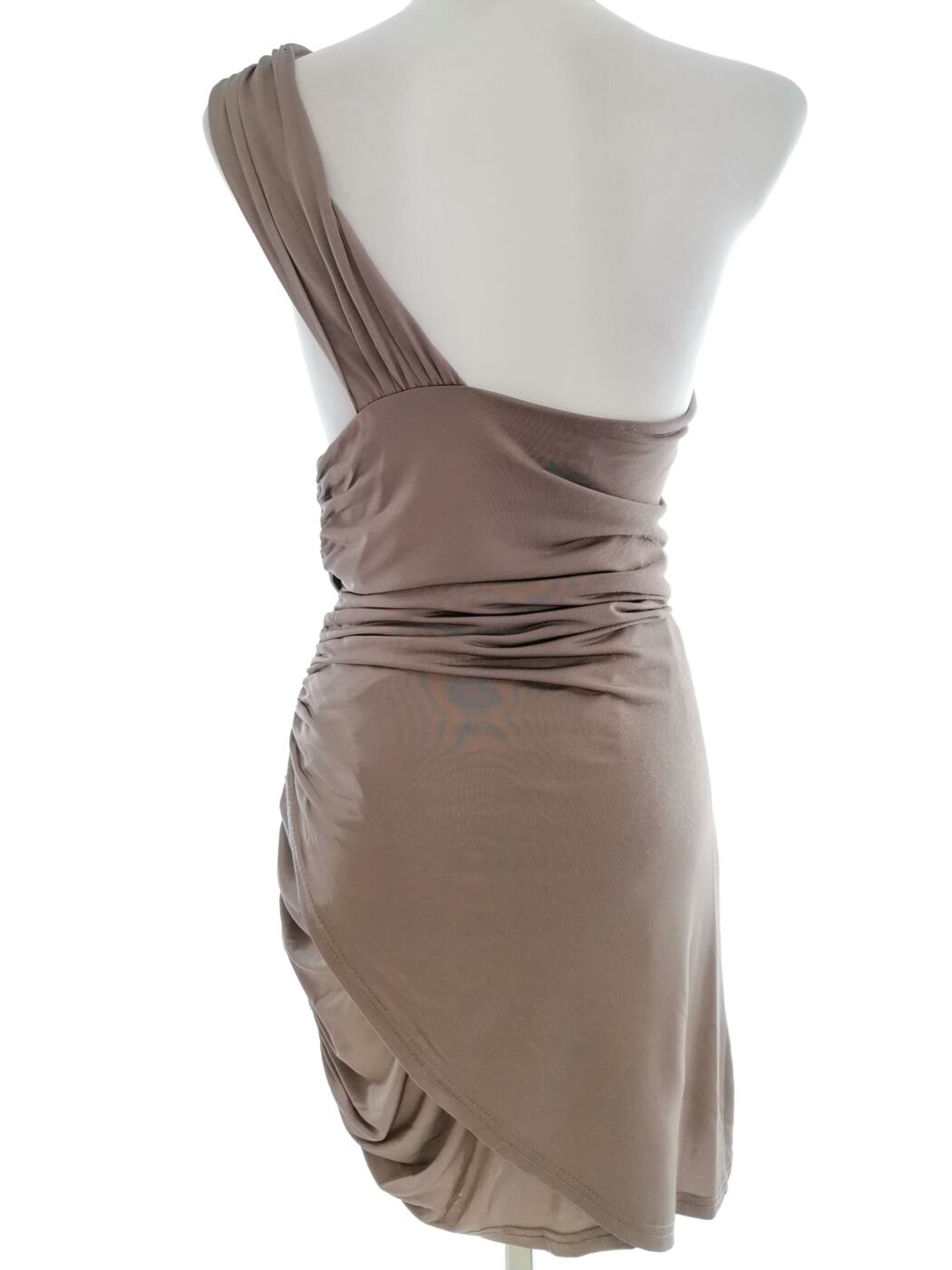 ASOS Rozmiar 10 (38) Kolor Beżowy Na Jedno Ramię Sukienka Bodycon Bezrękawnik Do Kolan Materiał Wiskoza ASOS Rozmiar 10 (38) Kolor Beżowy Na Jedno Ramię Sukienka Bodycon Bezrękawnik Do Kolan Materiał Wiskoza