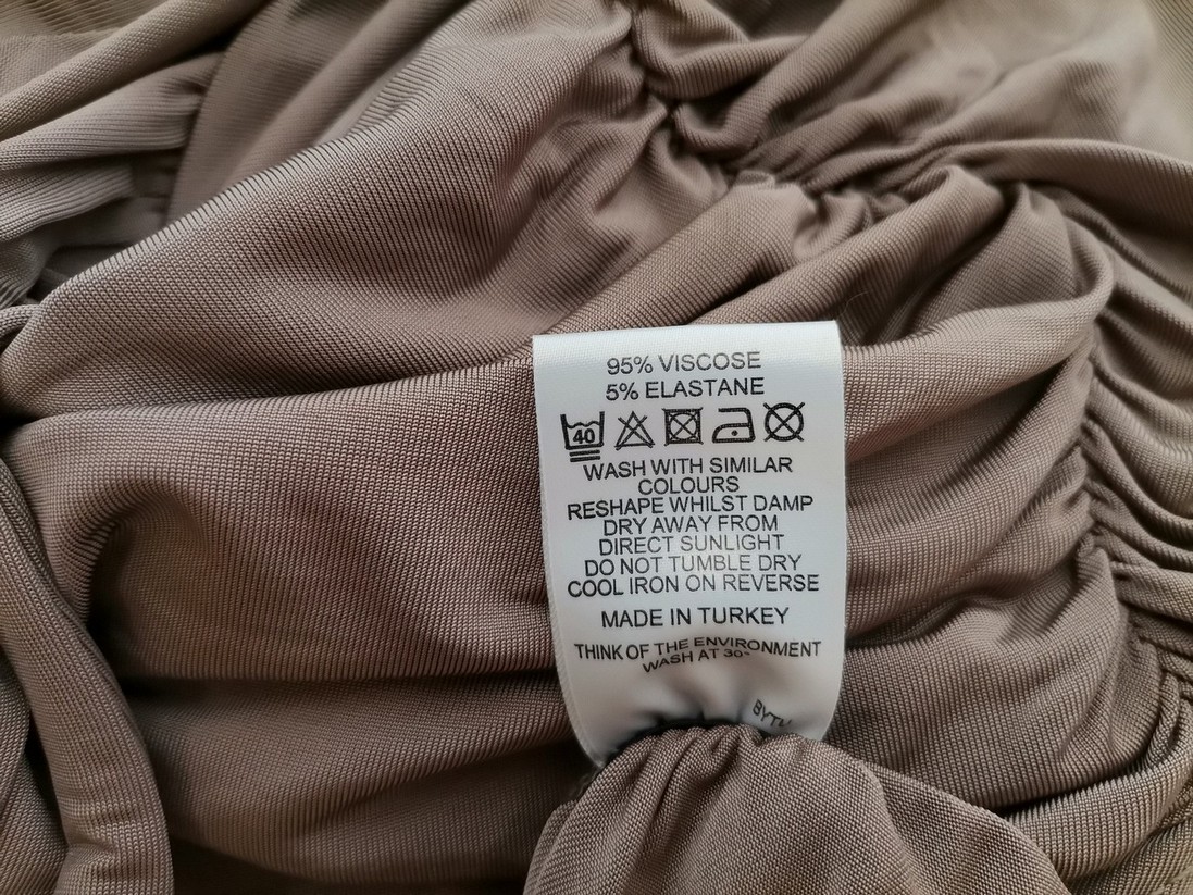 ASOS Rozmiar 10 (38) Kolor Beżowy Na Jedno Ramię Sukienka Bodycon Bezrękawnik Do Kolan Materiał Wiskoza ASOS Rozmiar 10 (38) Kolor Beżowy Na Jedno Ramię Sukienka Bodycon Bezrękawnik Do Kolan Materiał Wiskoza