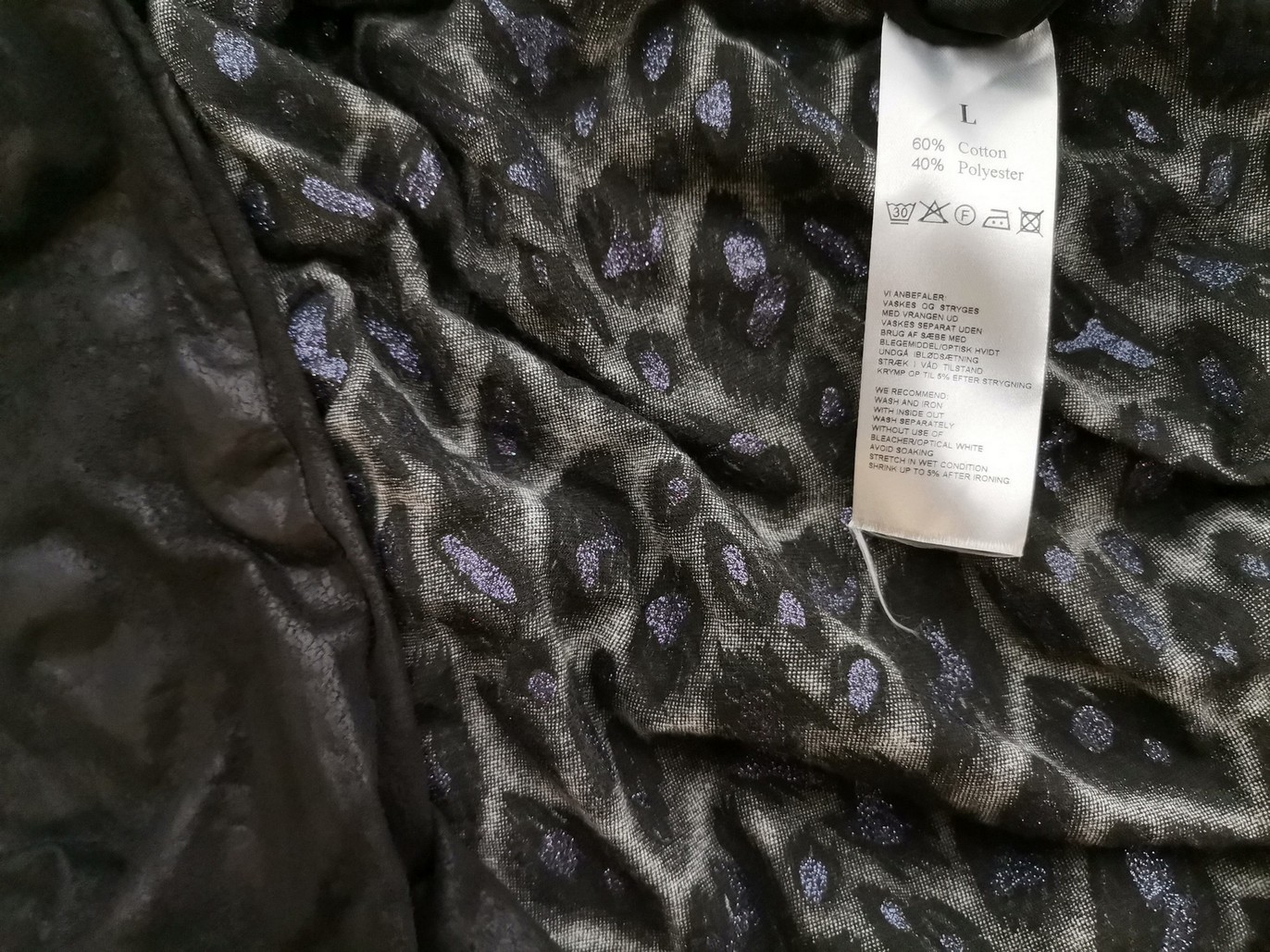 Luxzuz Rozmiar L Kolor Czarny Panterka Crew Neck Bluzka Długi rękaw Materiał Bawełna