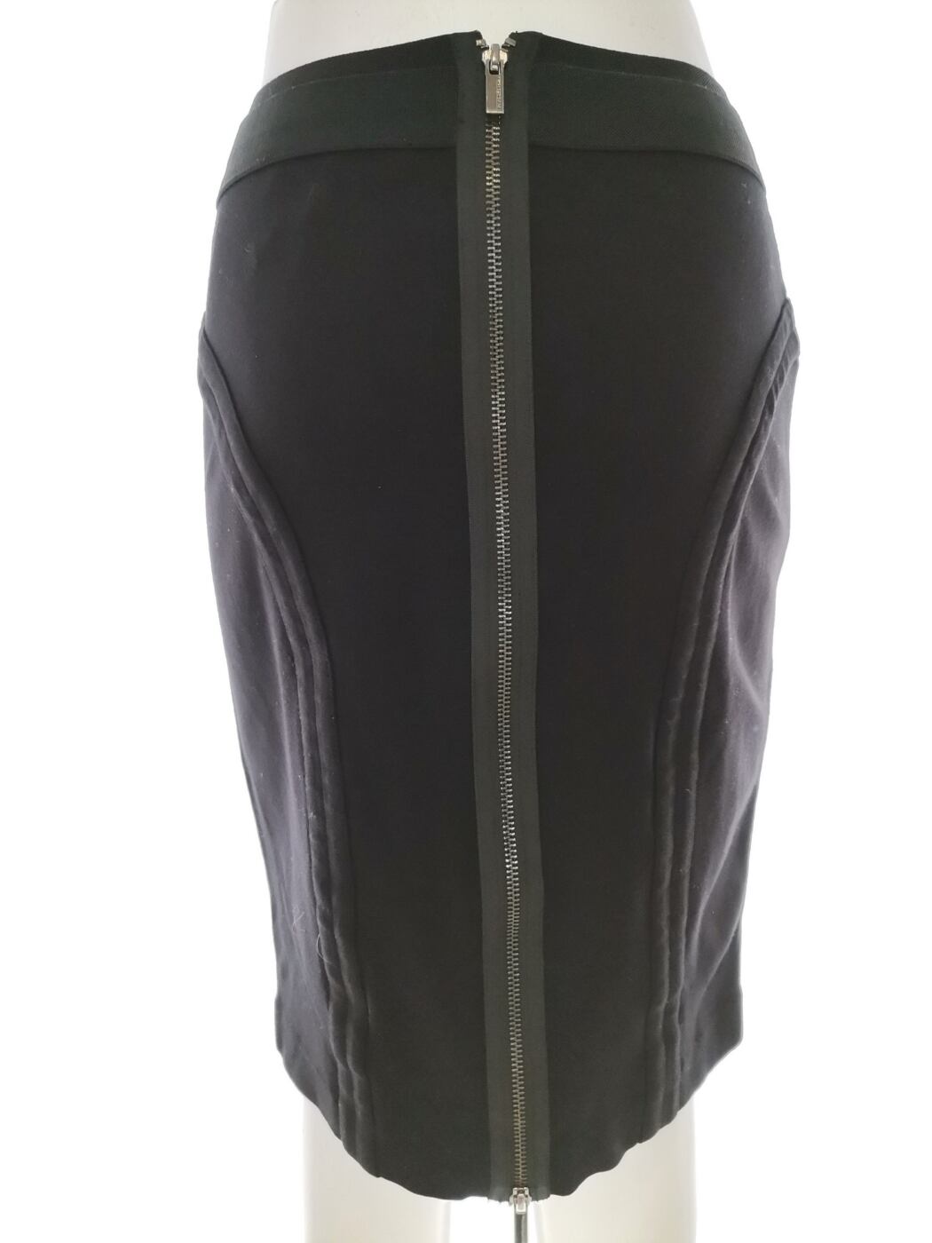IMG_20210819_130456.jpg BCBG MAXAZRIA Rozmiar XS Kolor Czarny Spódnica Prosta i Ołówkowa Do Kolan Materiał Rayon