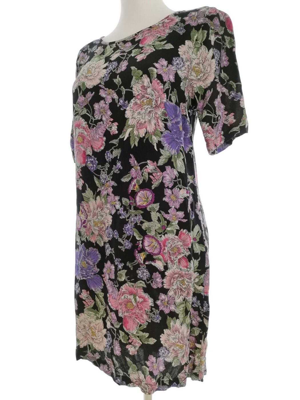 Vintage Rozmiar 38/40 Kolor Czarny Okrągły dekolt Sukienka Prostokątna Krótki rękaw Do Kolan Vintage Rozmiar 38/40 Kolor Czarny Okrągły dekolt Sukienka Prostokątna Krótki rękaw Do Kolan