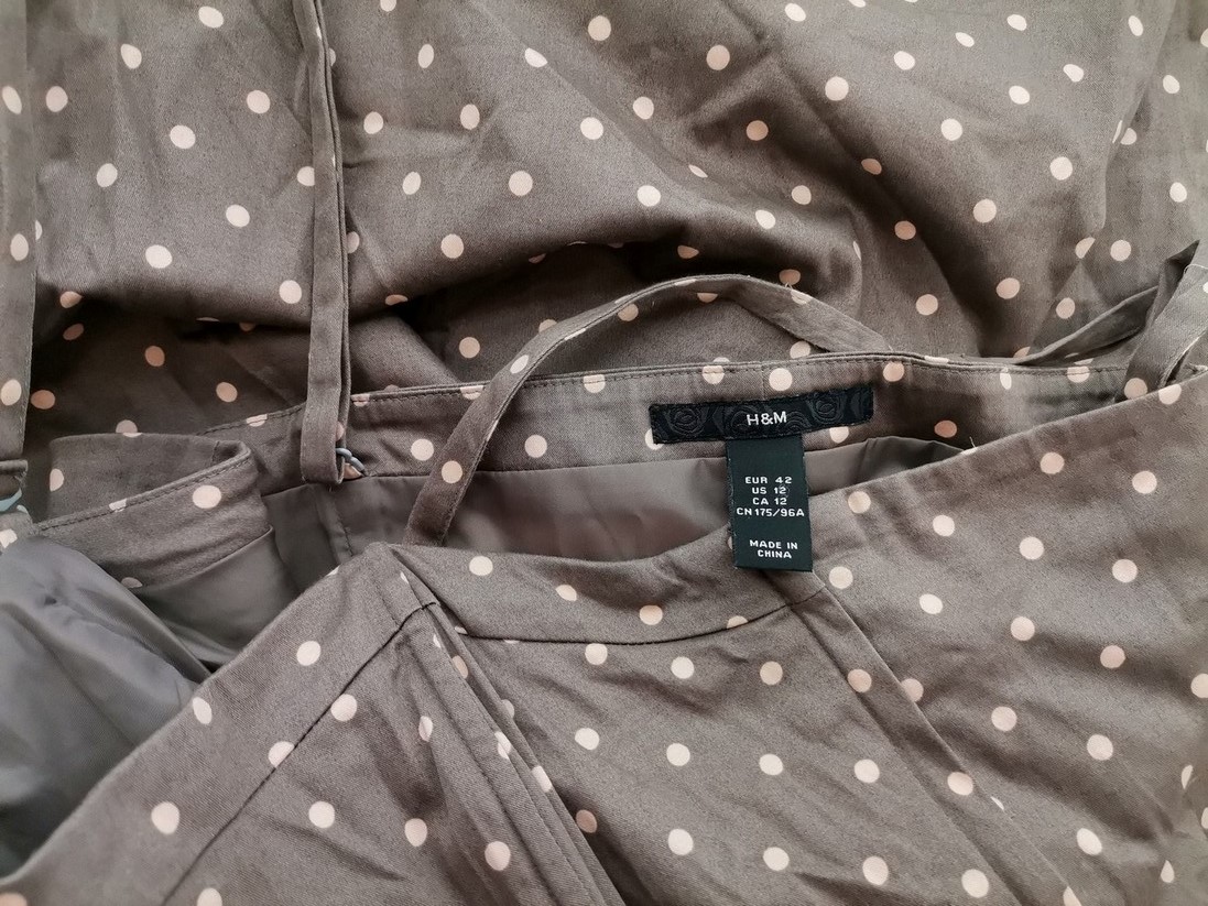 H&m Rozmiar 42 Kolor Brązowy Grochy Dekolt Serce Sukienka A-Line Bezrękawnik Do Kolan Materiał Bawełna H&m Rozmiar 42 Kolor Brązowy Grochy Dekolt Serce Sukienka A-Line Bezrękawnik Do Kolan Materiał Bawełna