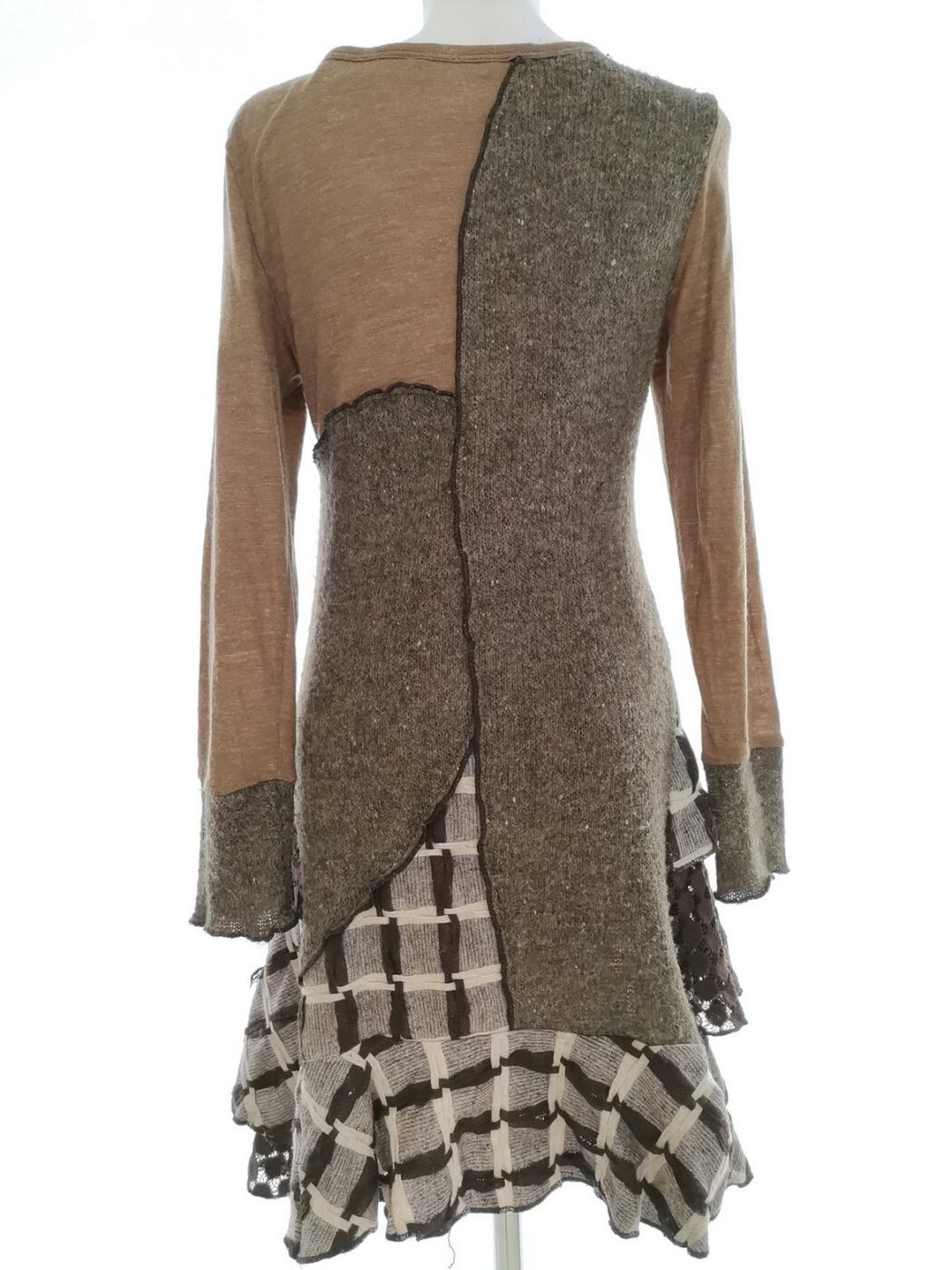 Vintage Rozmiar M Kolor Brązowy Okrągły dekolt Sukienka Sweterkowa Długi rękaw Krótka Materiał Akryl Vintage Rozmiar M Kolor Brązowy Okrągły dekolt Sukienka Sweterkowa Długi rękaw Krótka Materiał Akryl