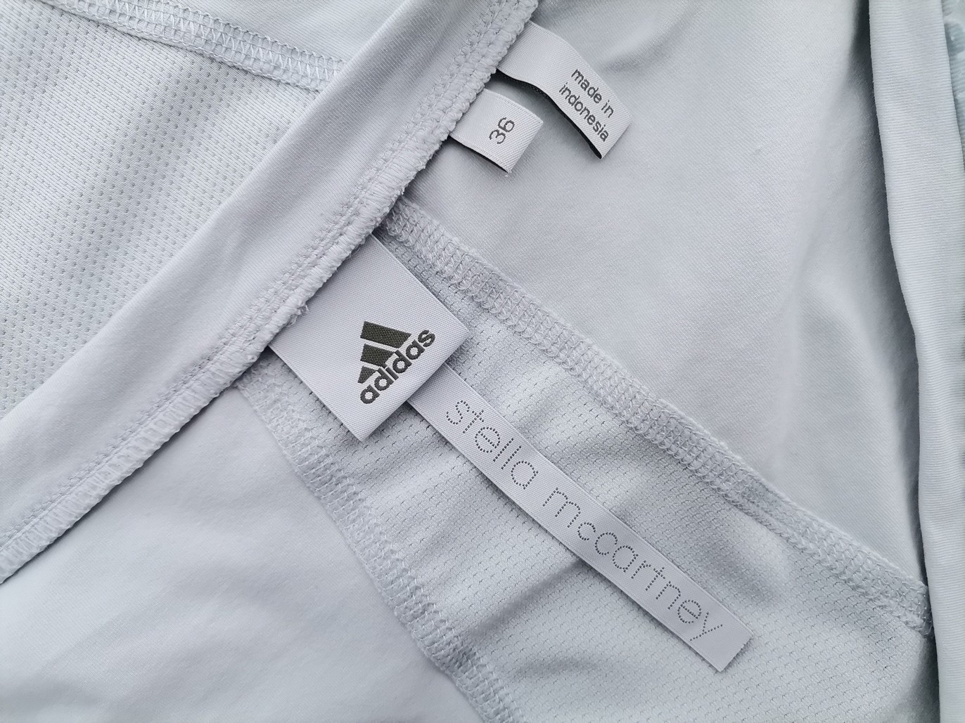 Adidas by Stella McCartney Rozmiar 36 Kolor Miętowy W serek Bluzka Krótki rękaw