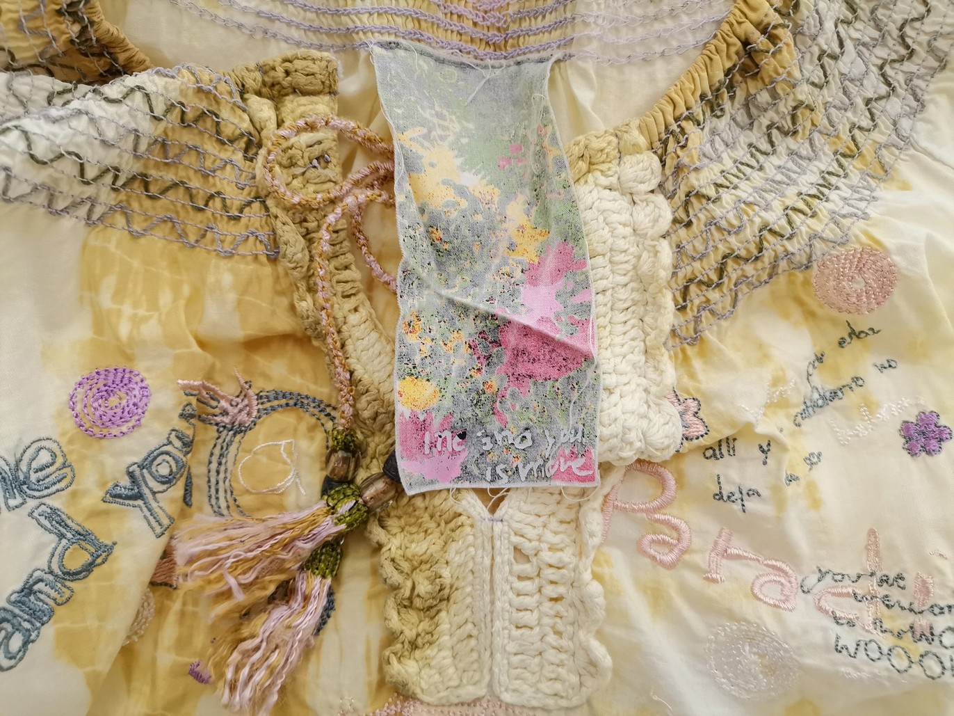 Paradis London Rozmiar S Kolor Żółty Keyhole Crew Neck Bluzka Krótki rękaw Materiał Bawełna 100%