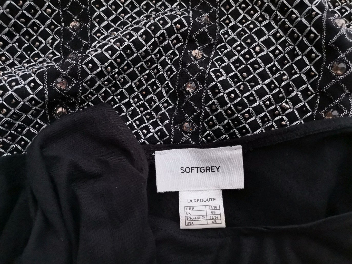 Softgrey La redoute Rozmiar 32/34 Kolor Czarny Okrągły dekolt Sukienka A-Line Długi rękaw Midi Materiał Wiskoza 100%