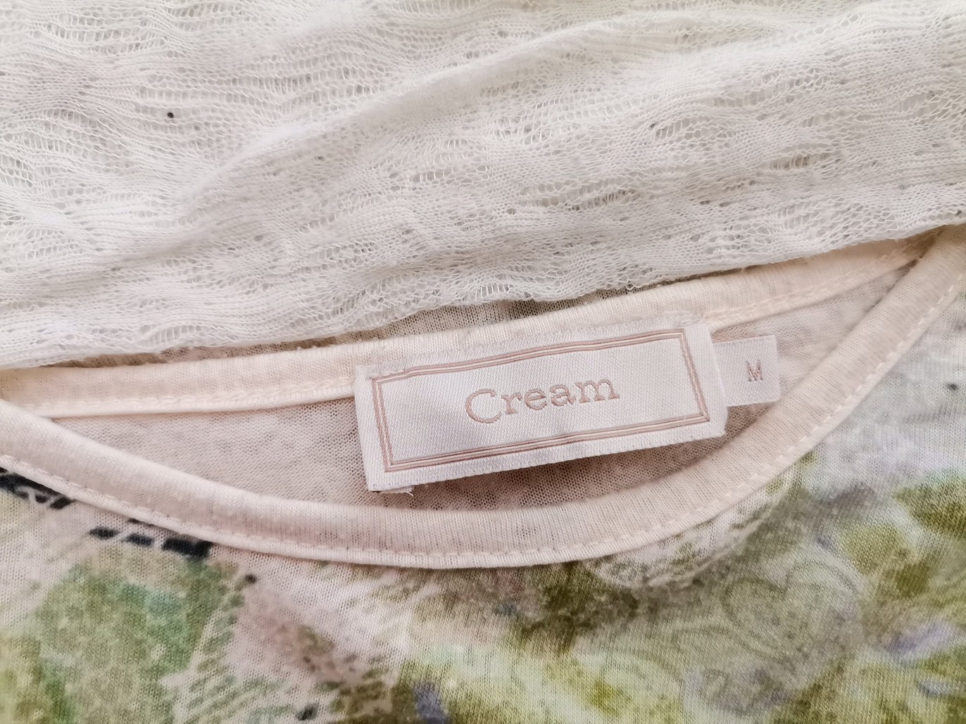 IMG_20210901_133325.jpg Cream Rozmiar M Kolor Zielony Okrągły dekolt Bluzka Długi rękaw Materiał Wiskoza