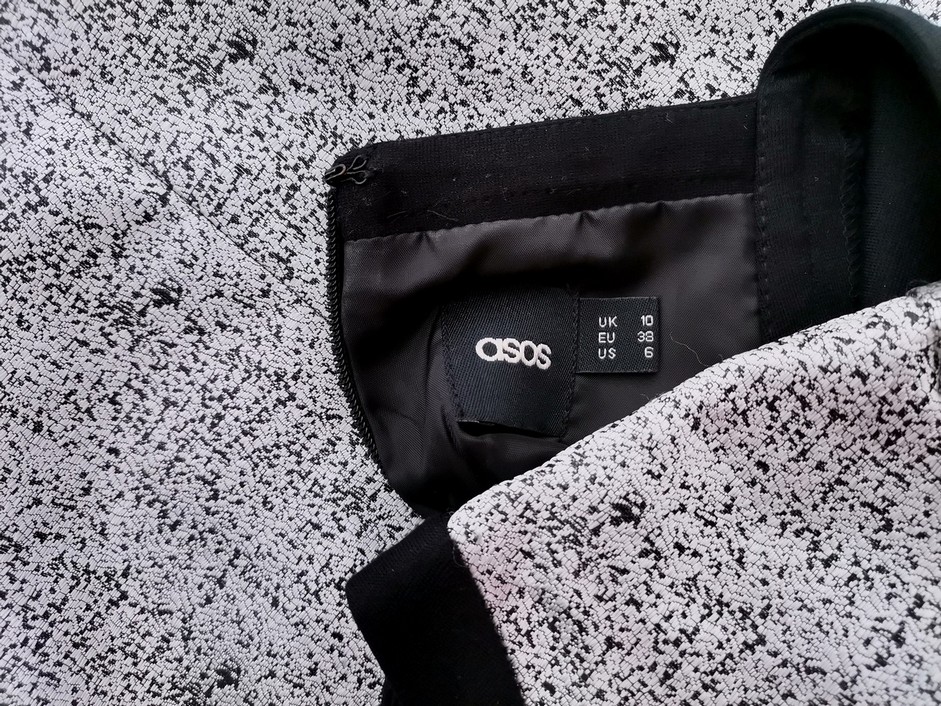 ASOS Rozmiar 10 (38) Kolor Czarny Okrągły dekolt Sukienka Sheath Krótki rękaw Do Kolan