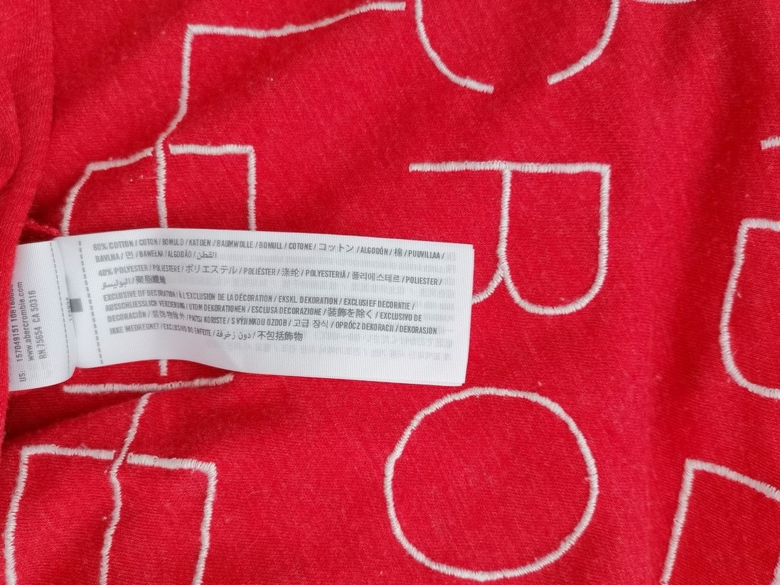 IMG_20210909_130150.jpg ABERCROMBIE & FITCH Rozmiar XS Kolor Czerwony Okrągły dekolt T-Shirt Krótki rękaw Materiał Bawełna