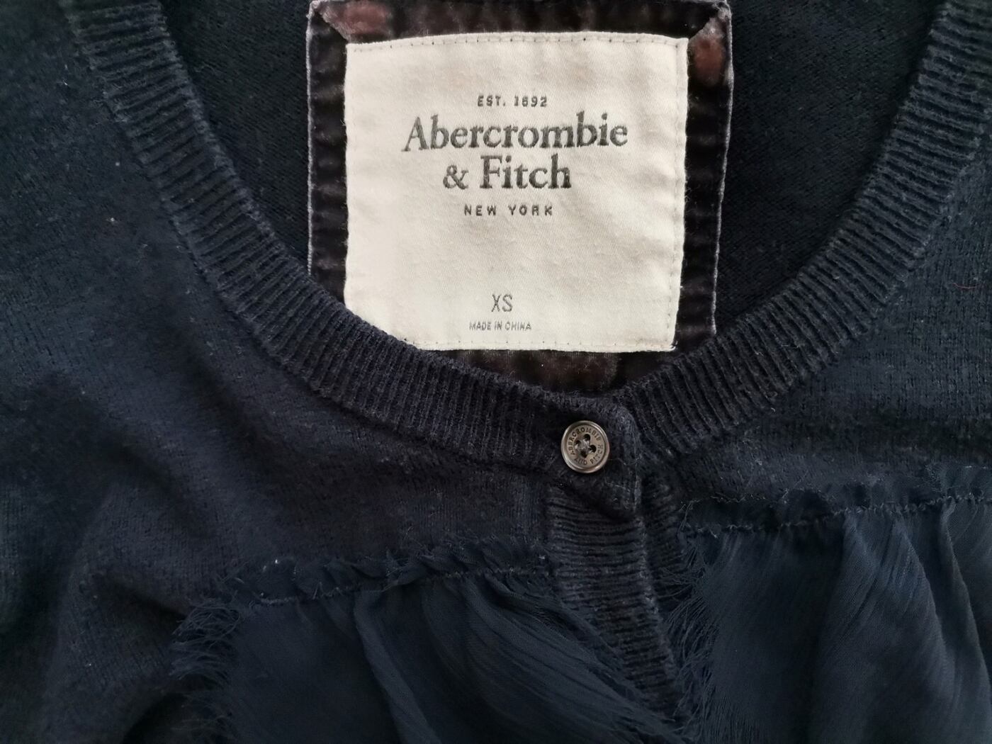 ABERCROMBIE & FITCH Rozmiar XS Kolor Granatowy Crew Neck Bluzka Zapinana Długi rękaw Materiał Bawełna