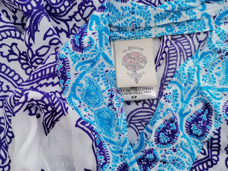 In Bloom By Jonquil Rozmiar S Kolor Fioletowy W serek Sukienka Zawijana Rękaw 3/4 Do Kolan Materiał Rayon 100% In Bloom By Jonquil Rozmiar S Kolor Fioletowy W serek Sukienka Zawijana Rękaw 3/4 Do Kolan Materiał Rayon 100%